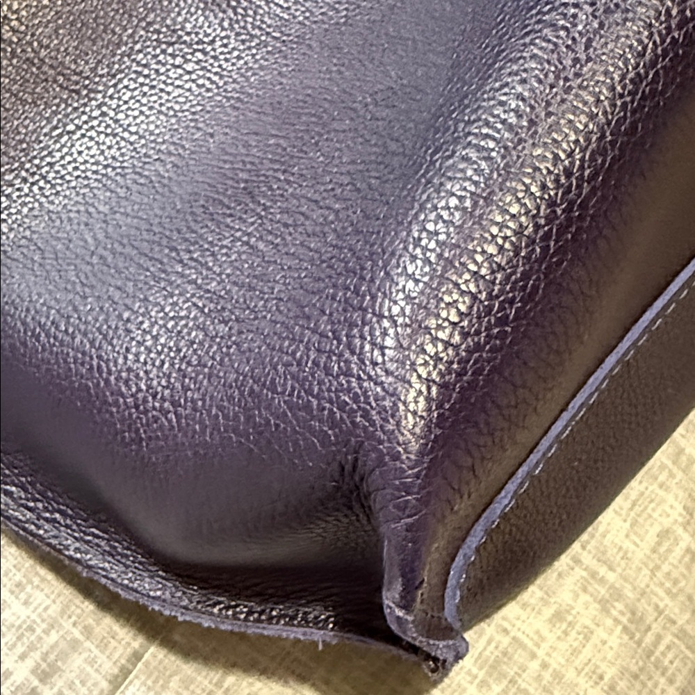 Portland Leather Deep BlueTote Bag - Picture 7 of 9